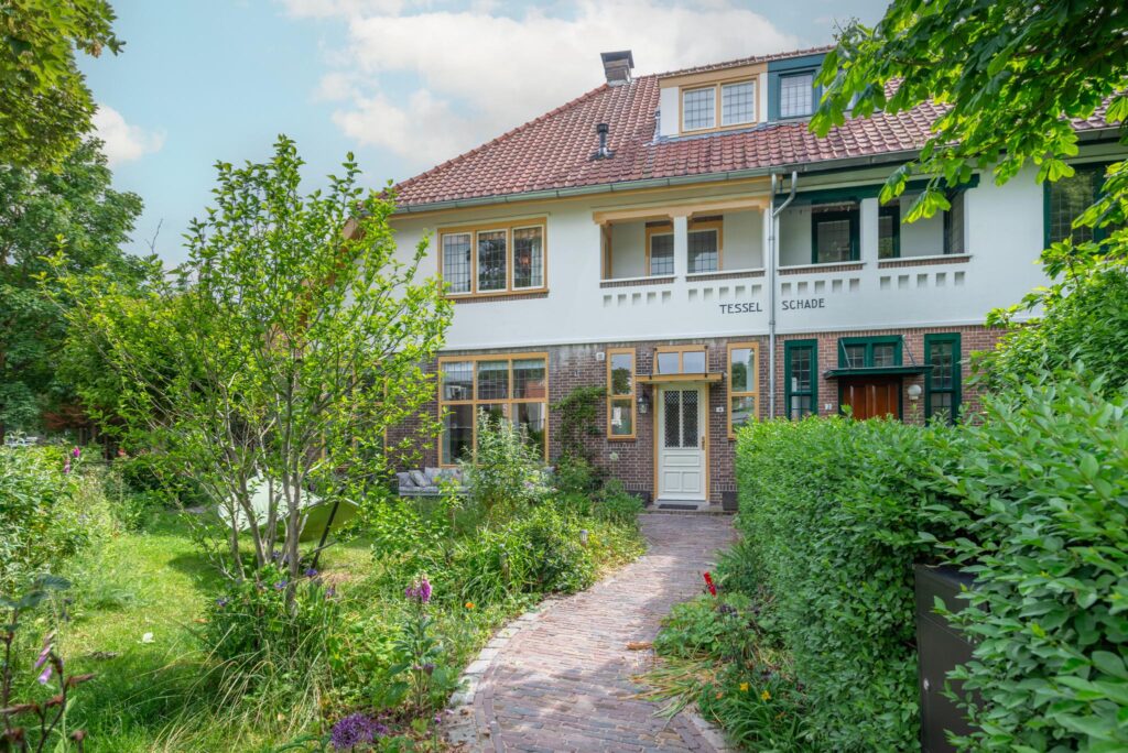 Badlaan 4, Muiderberg