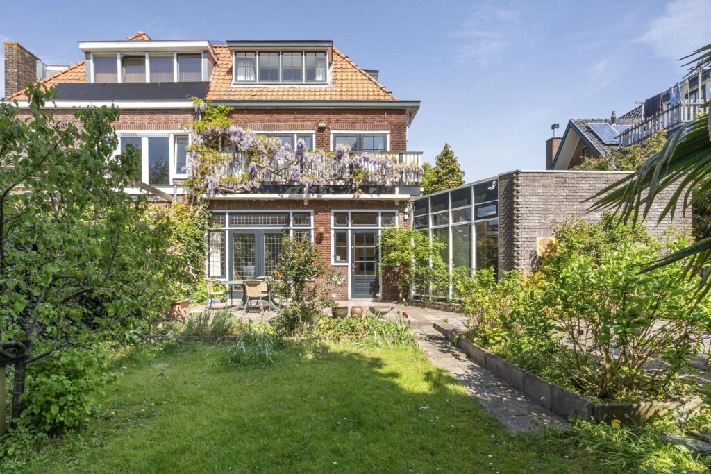 Julianalaan 64, Overveen