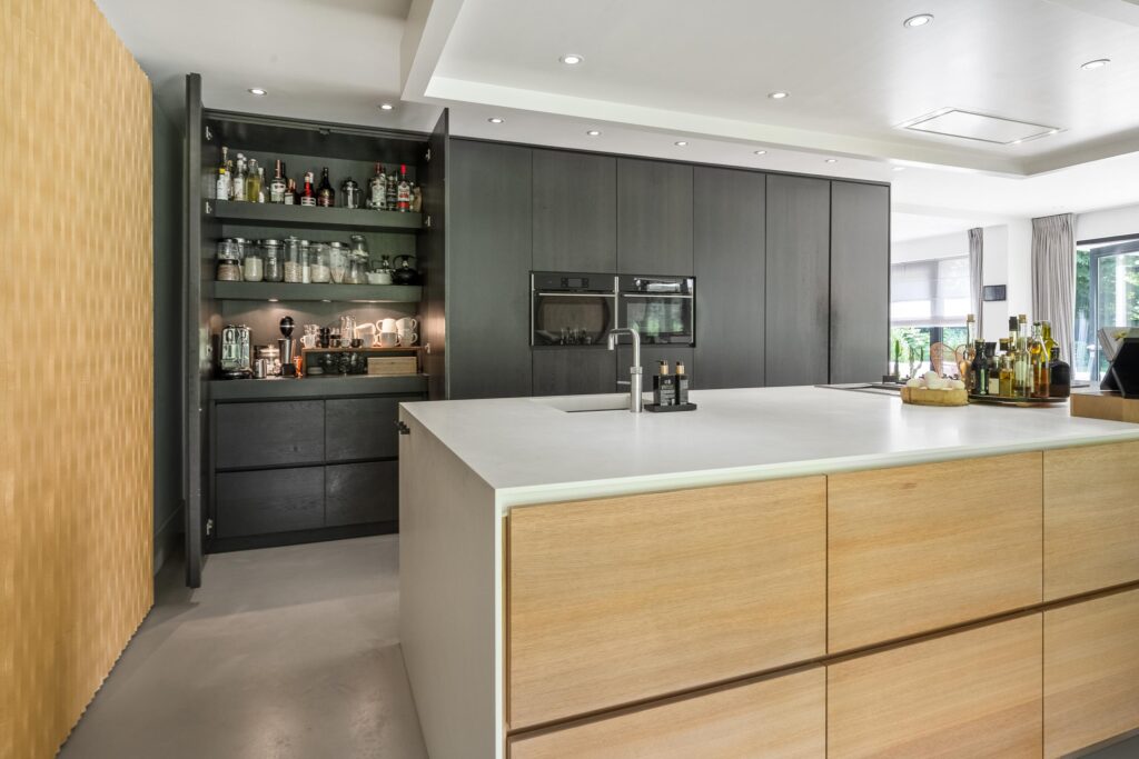Modern kitchen with island and open shelves