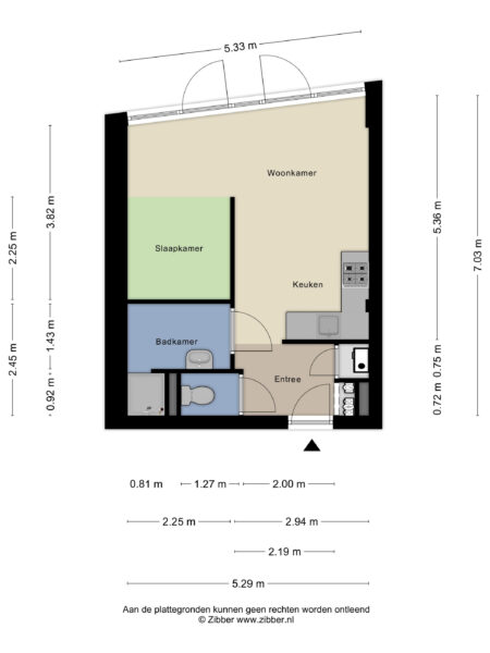 Apartment floor plan with dimensions and room labels.