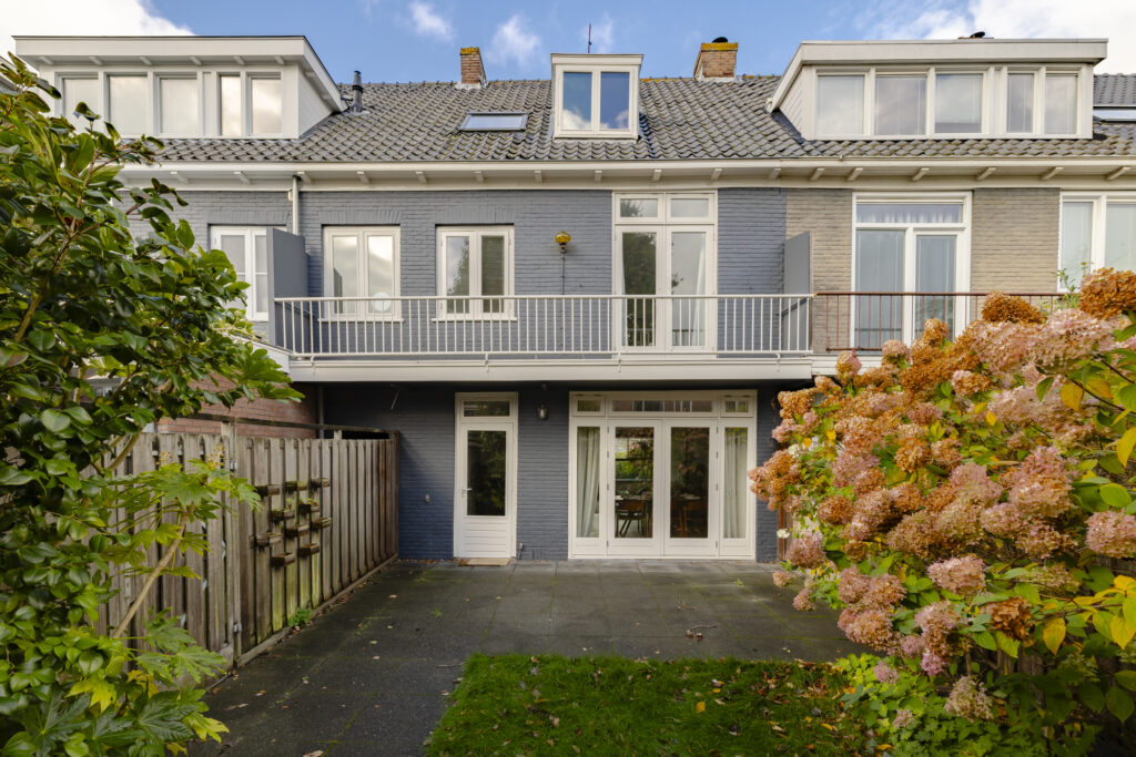 Backyard view of modern townhouse exterior