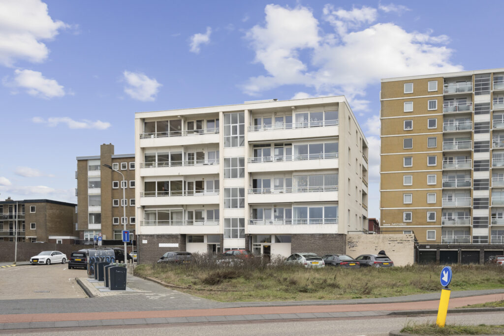 Burgemeester van Alphenstraat 59F 13, Zandvoort