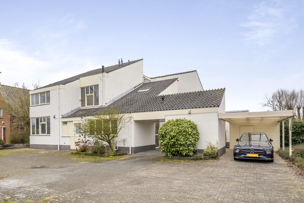 1e Poellaan 68, Lisse